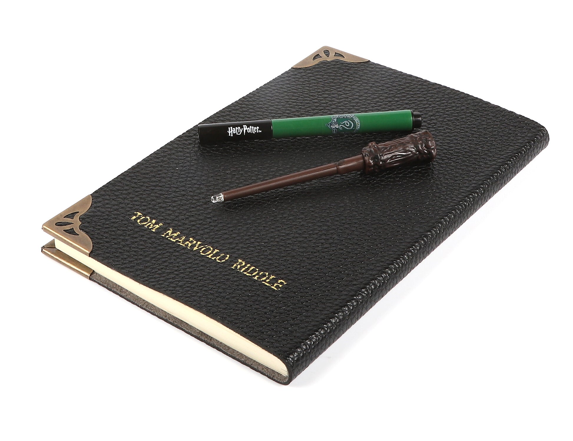 Tom Riddle's Dagbog, Pen og Stav